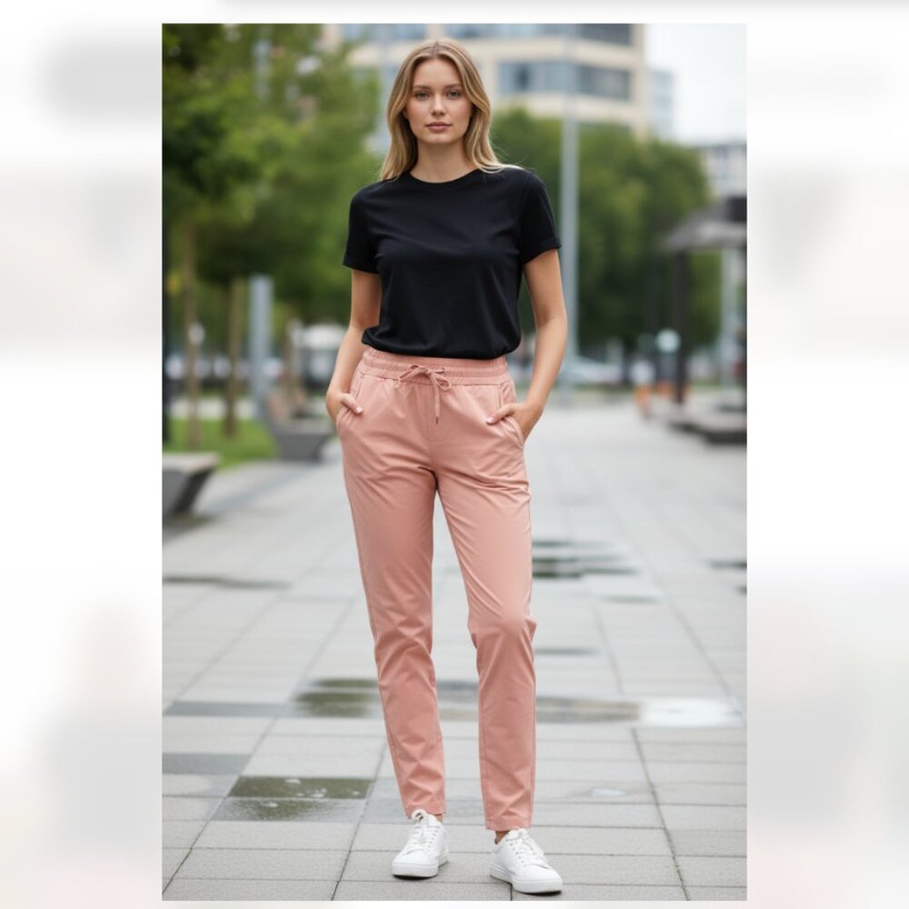 NWT Signature by Levi  Gold Label  Outdoors Everyday Hiking Pant Dusty Rose